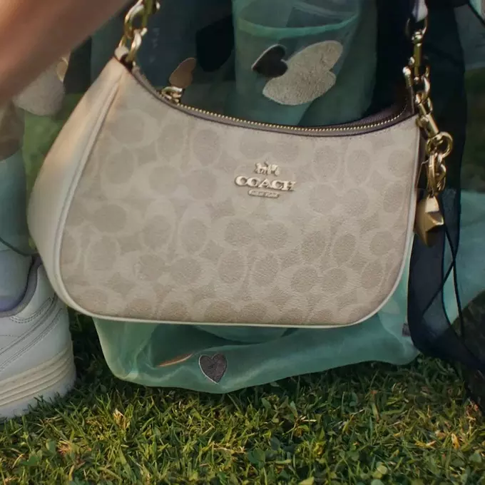 ☆ジェラちゃん☆再値下げ☆COACH☆ショルダー☆美品☆ 公式】コーチアウトレット | フェイ ショルダー バッグ・シグネチャー