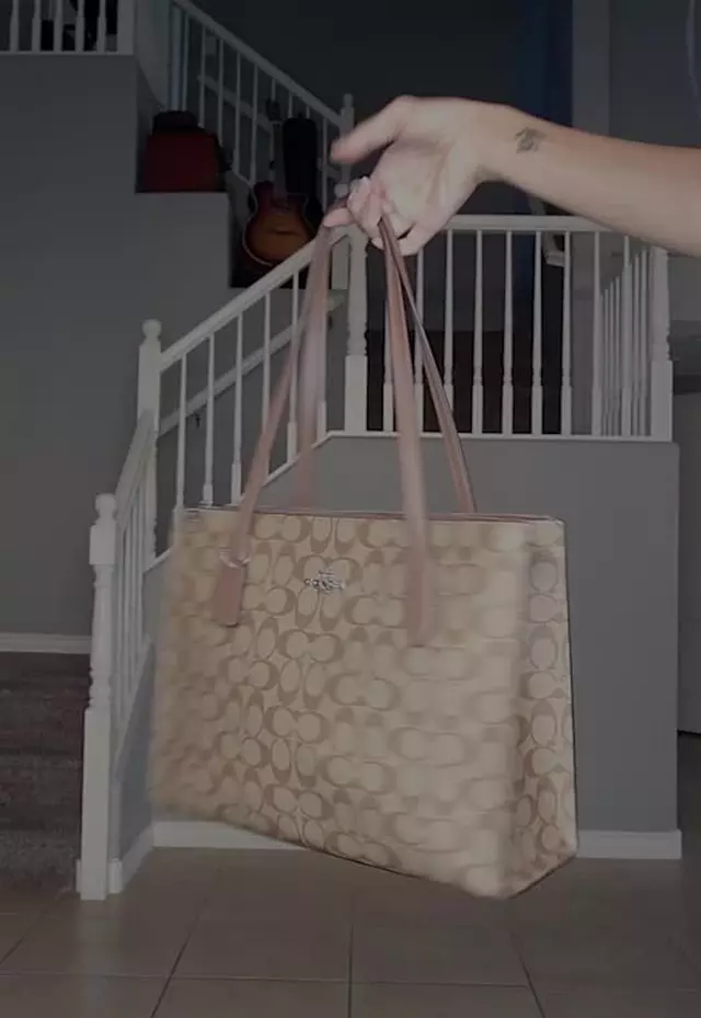 COACH® Outlet | Nina Tote Bag In Signature Canvas COACH® Outlet | Nina Tote Bag In Signature Canvas